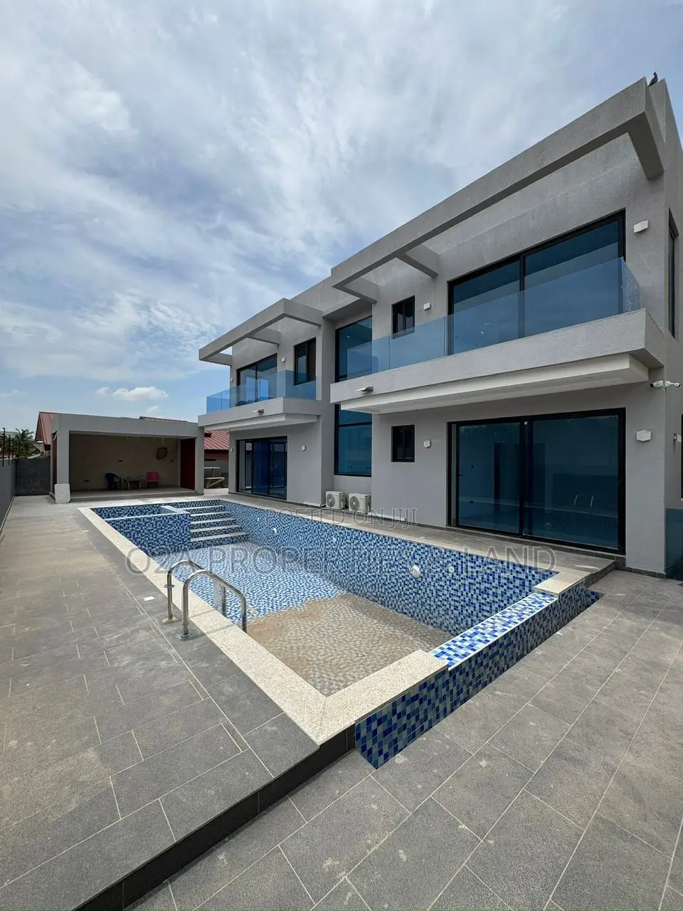 5bdrm House in East Legon, A&C Mall Area for sale in A&C Mall Area