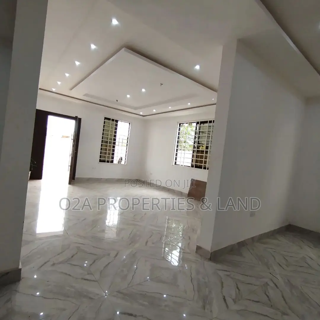 5bdrm House in Adenta New Legon for sale in North Legon