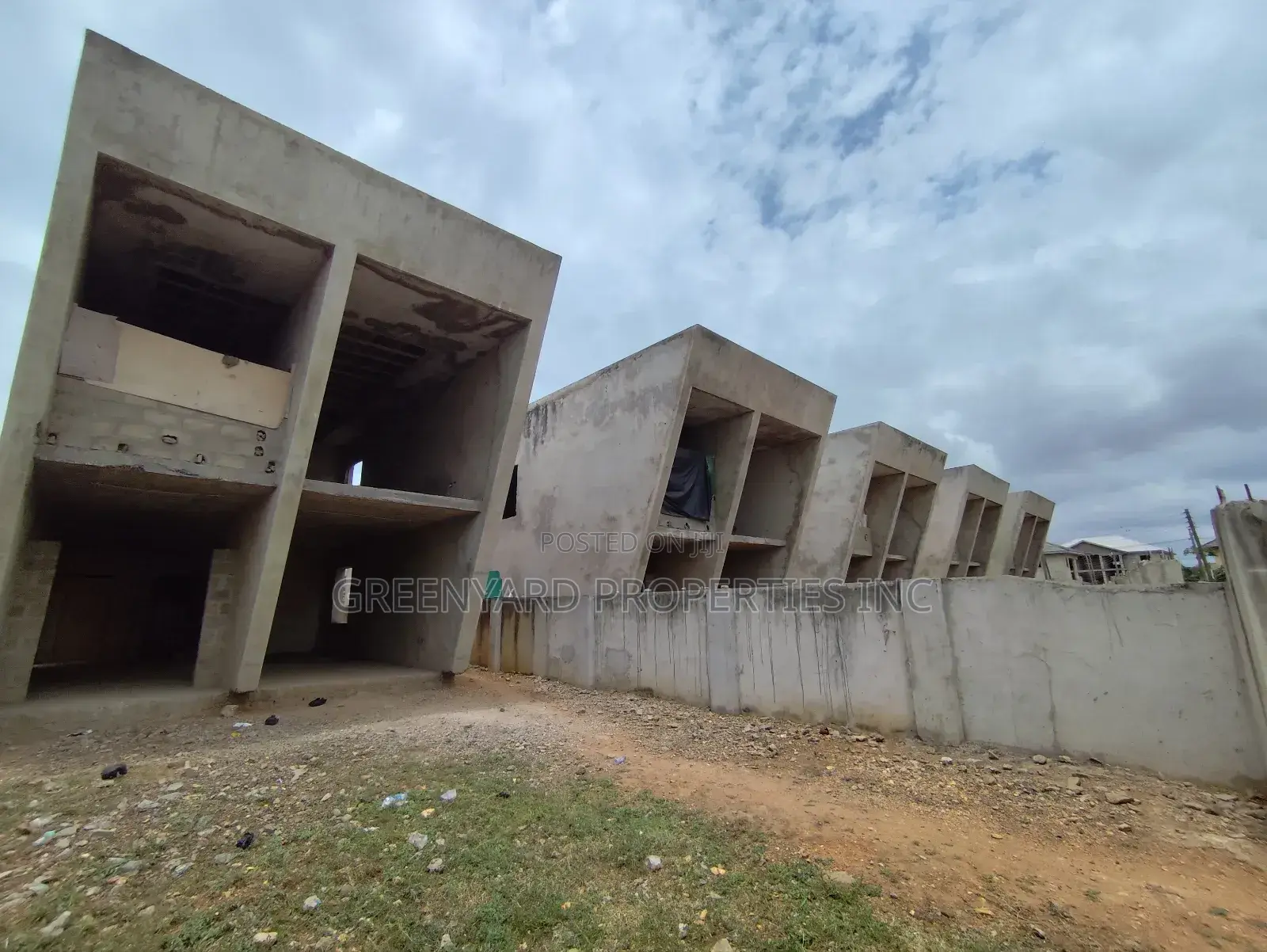 3bdrm Townhouse/Terrace in Adjiringanor, East Legon for sale in East Legon