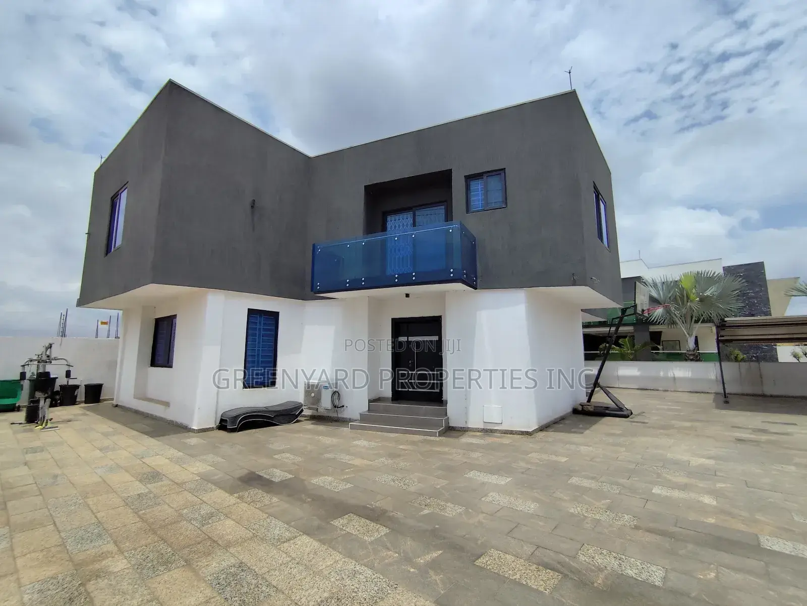 Furnished 3bdrm Townhouse / Terrace in Adjiringanor, East Legon in East Legon