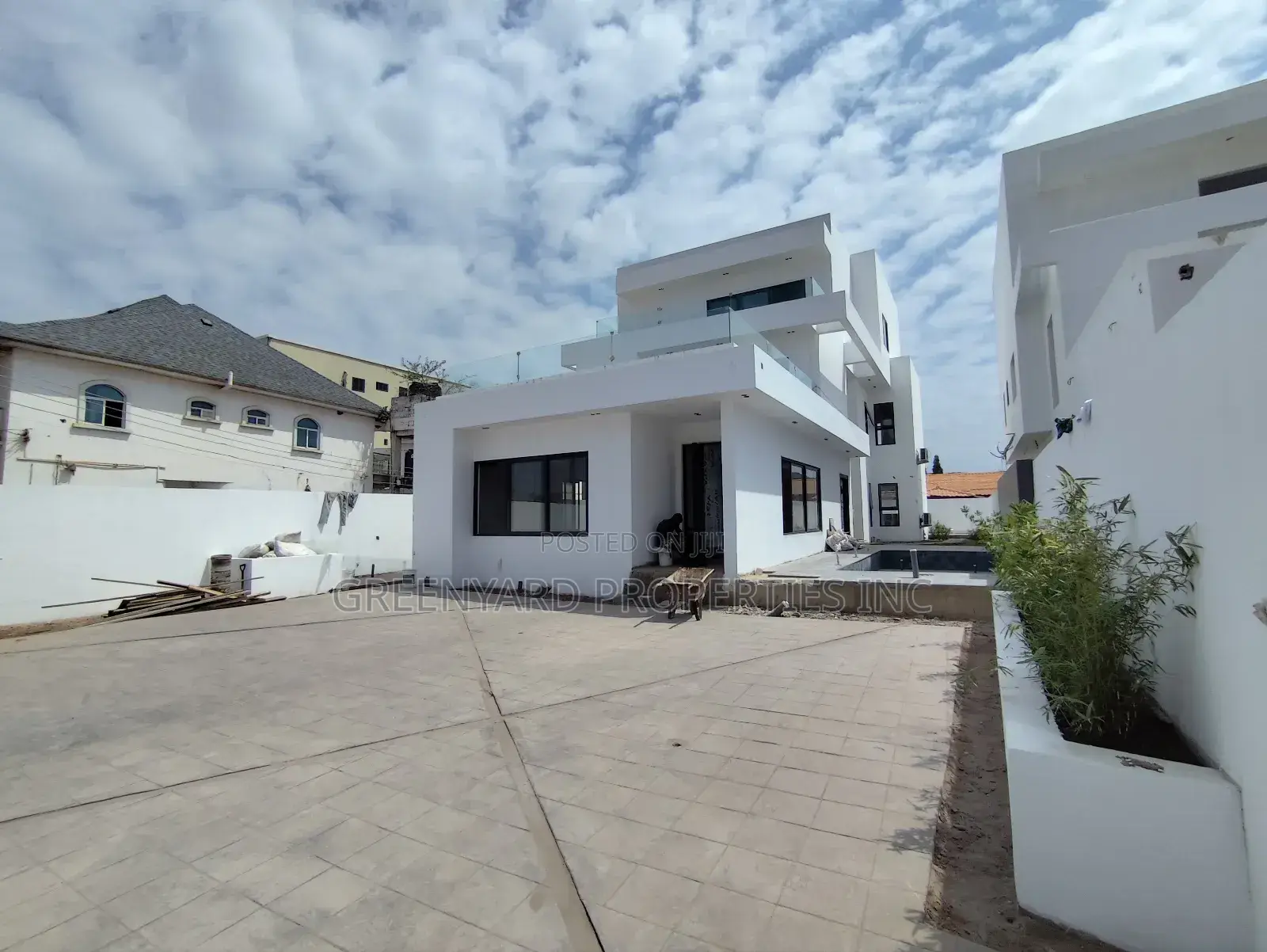 6bdrm Mansion in Adjiringanor, East Legon for sale in East Legon