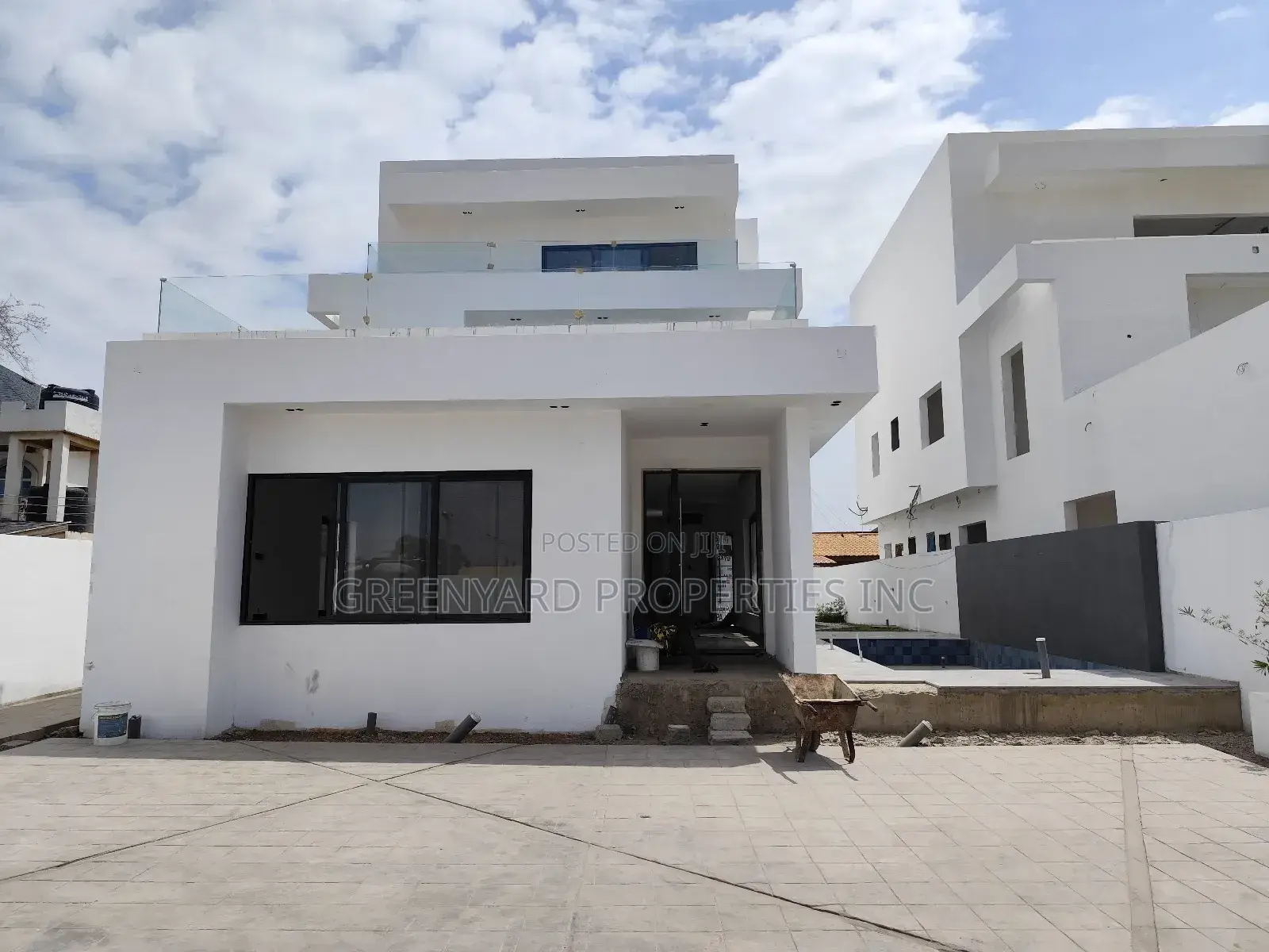 6bdrm Mansion in Adjiringanor, East Legon for sale in East Legon