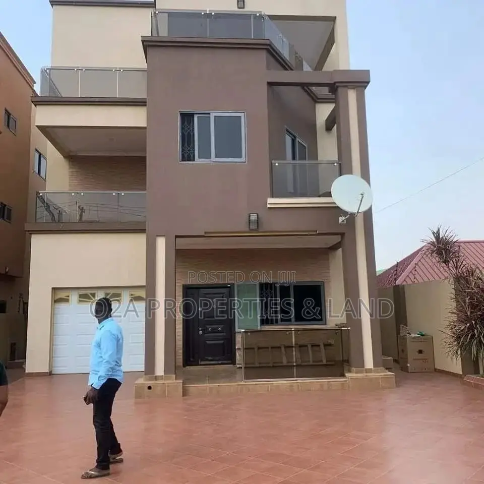 5bdrm House in East Legon, Near, American House for sale in American House