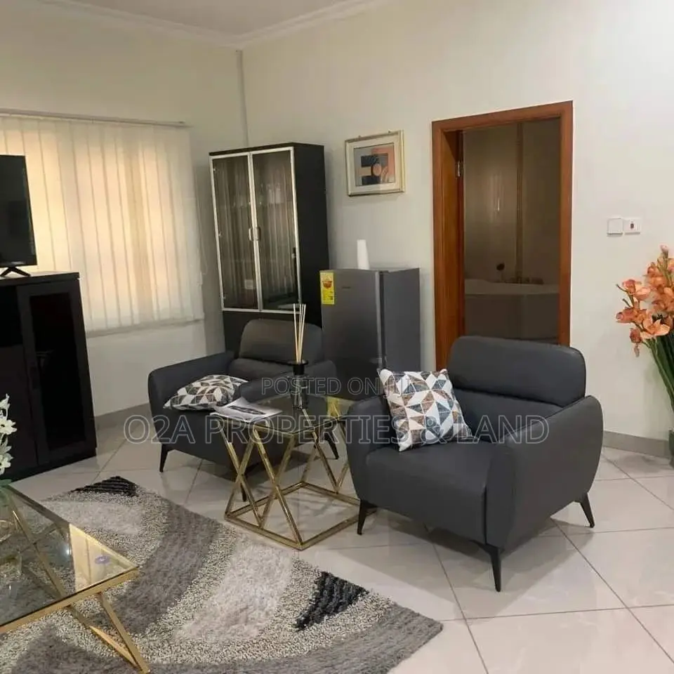 5bdrm House in East Legon, Near, American House for sale in American House