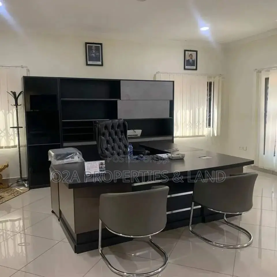5bdrm House in East Legon, Near, American House for sale in American House