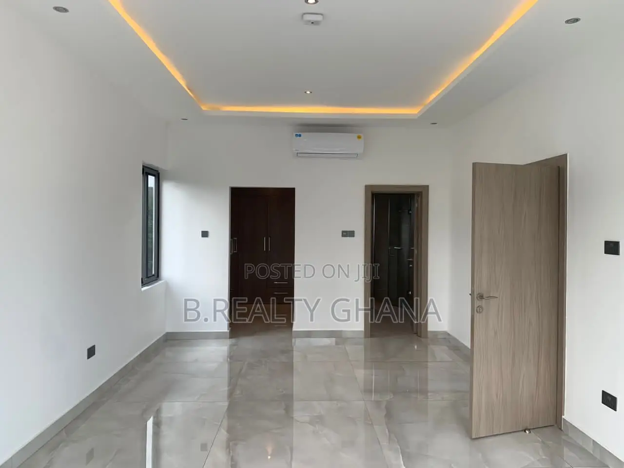 4bdrm Townhouse/Terrace in Cantonments for sale in Cantonments