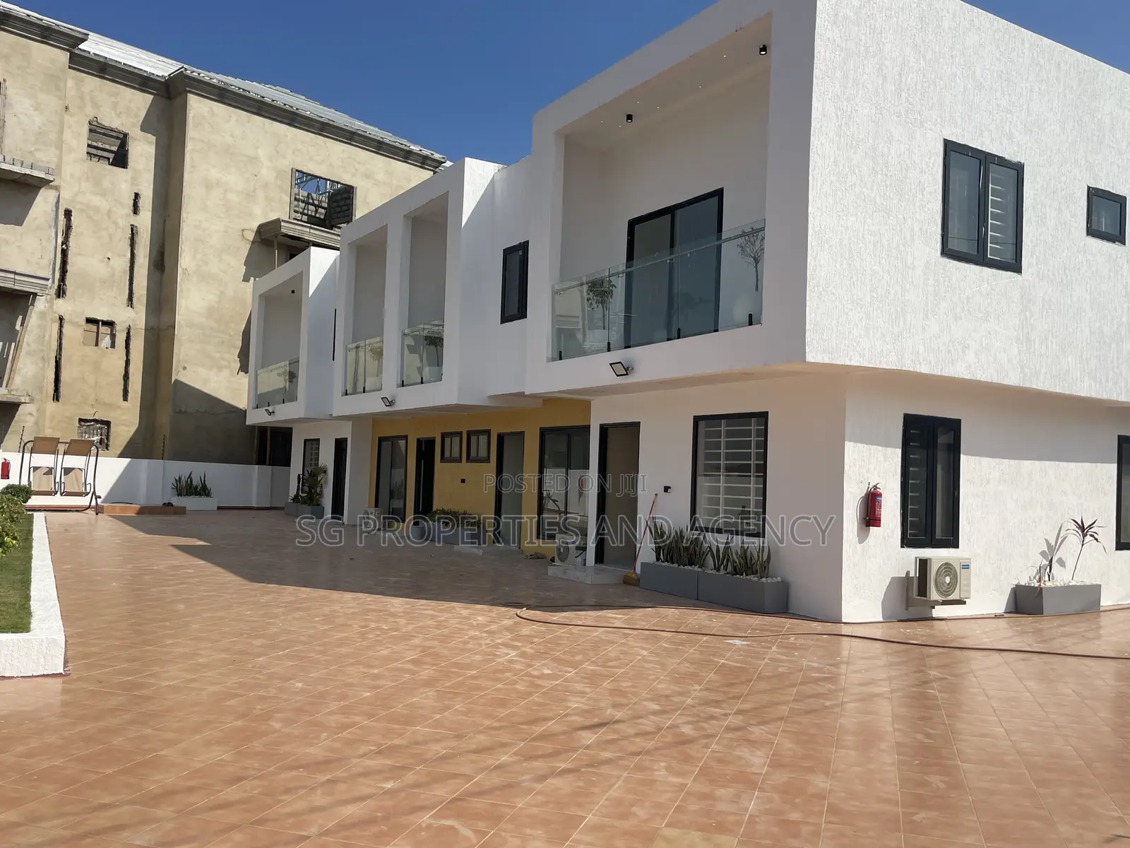 2bdrm Townhouse / Terrace in Lashibi, Spintex for rent in Spintex