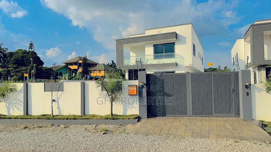 4bdrm House in Ahinsan Estate., Kumasi Metropolitan for sale in Kumasi Metropolitan