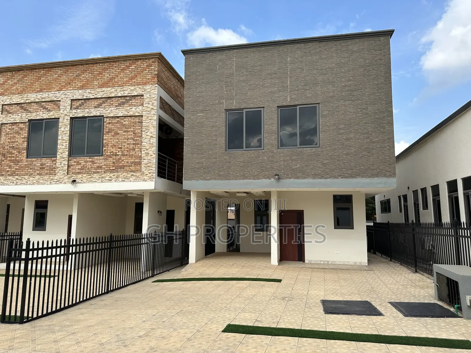 3bdrm Duplex in Atonsu,Serwia, Kumasi Metropolitan for sale in Kumasi Metropolitan