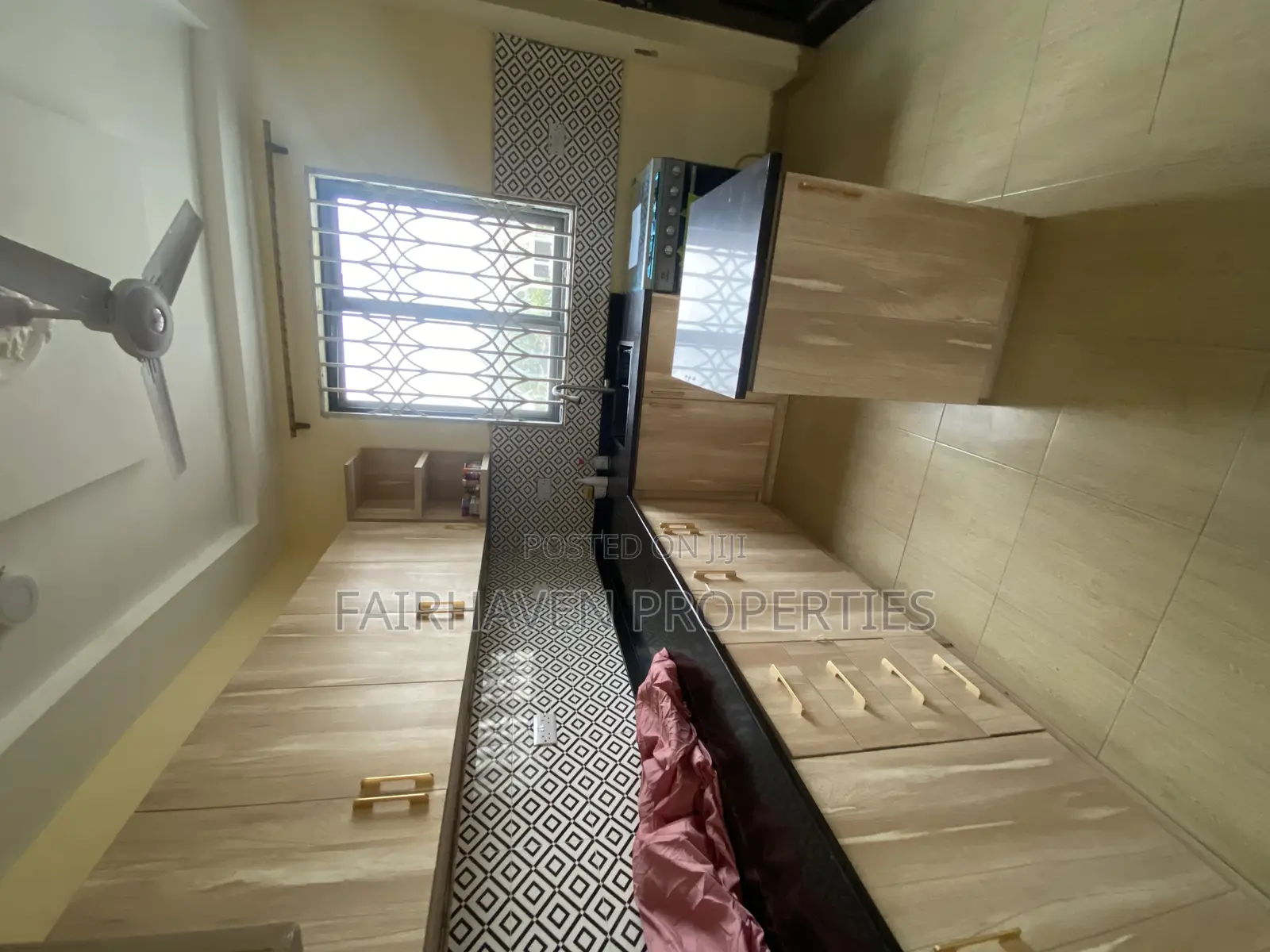 Furnished 2bdrm Apartment in Tseaddo, Airport Residential Area in Airport Residential Area