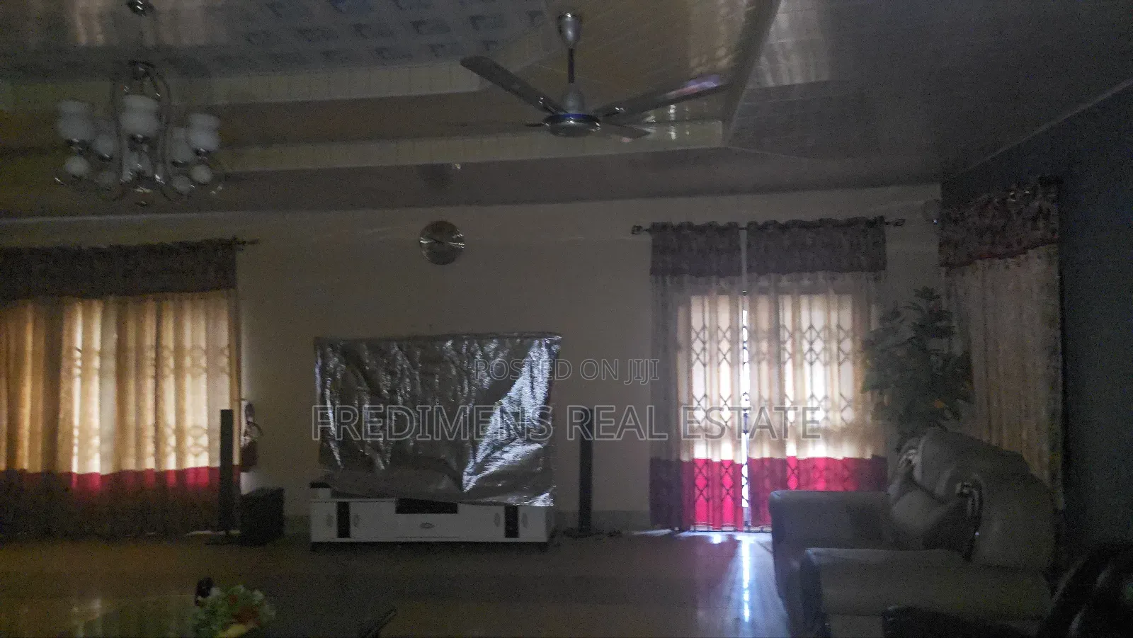 8bdrm House in Fredimens Real, Kumasi Metropolitan for sale in Kumasi Metropolitan