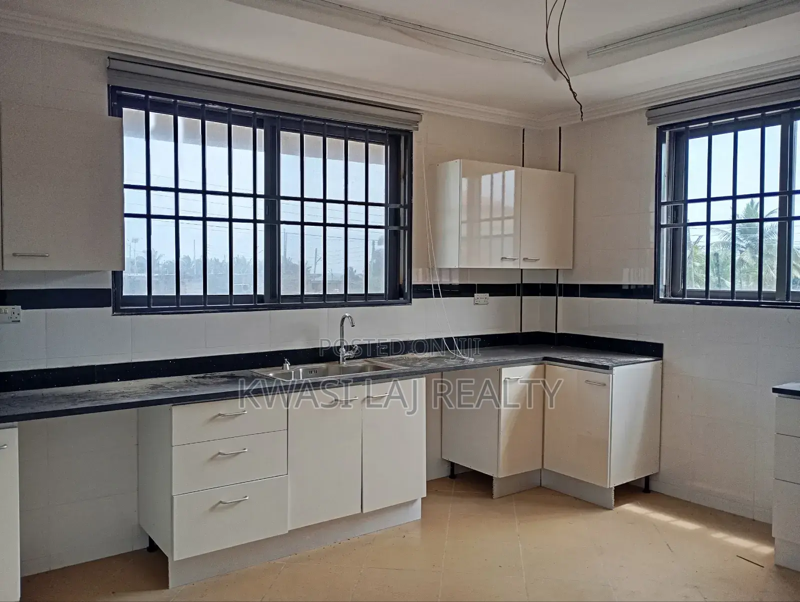 3bdrm Townhouse/Terrace in Kokrobite, Weija for sale in Weija