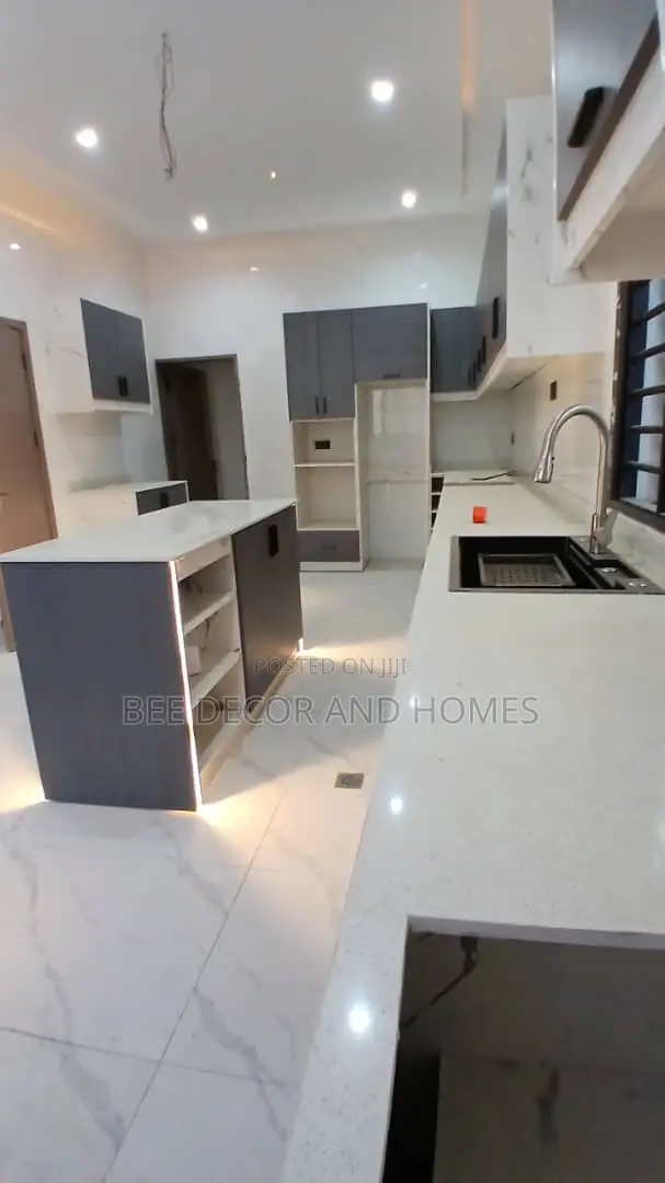 5bdrm Mansion in Bee Decor & Homes, East Legon for sale in East Legon