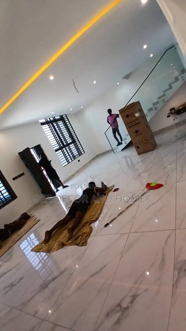 5bdrm Mansion in Bee Decor & Homes, East Legon for sale in East Legon