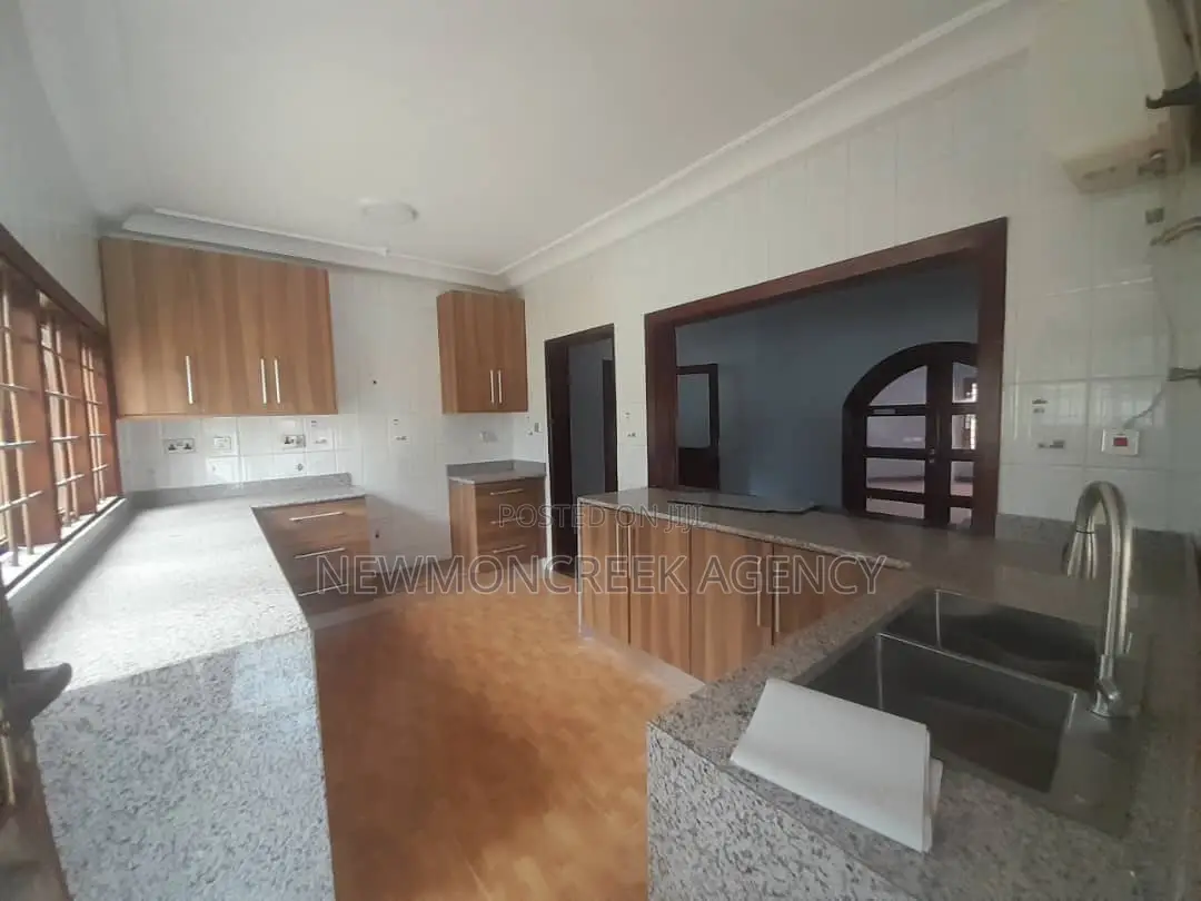 3bdrm Duplex in Gate Estate,Pokuase., Accra Metropolitan for rent in Accra Metropolitan