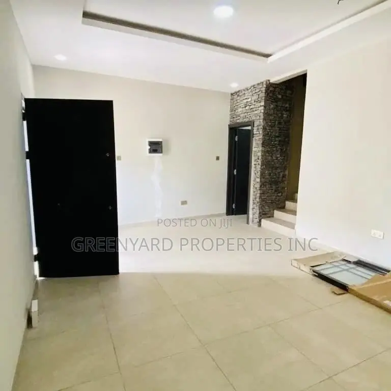 2bdrm Townhouse / Terrace in Upsa, East Legon for rent in East Legon