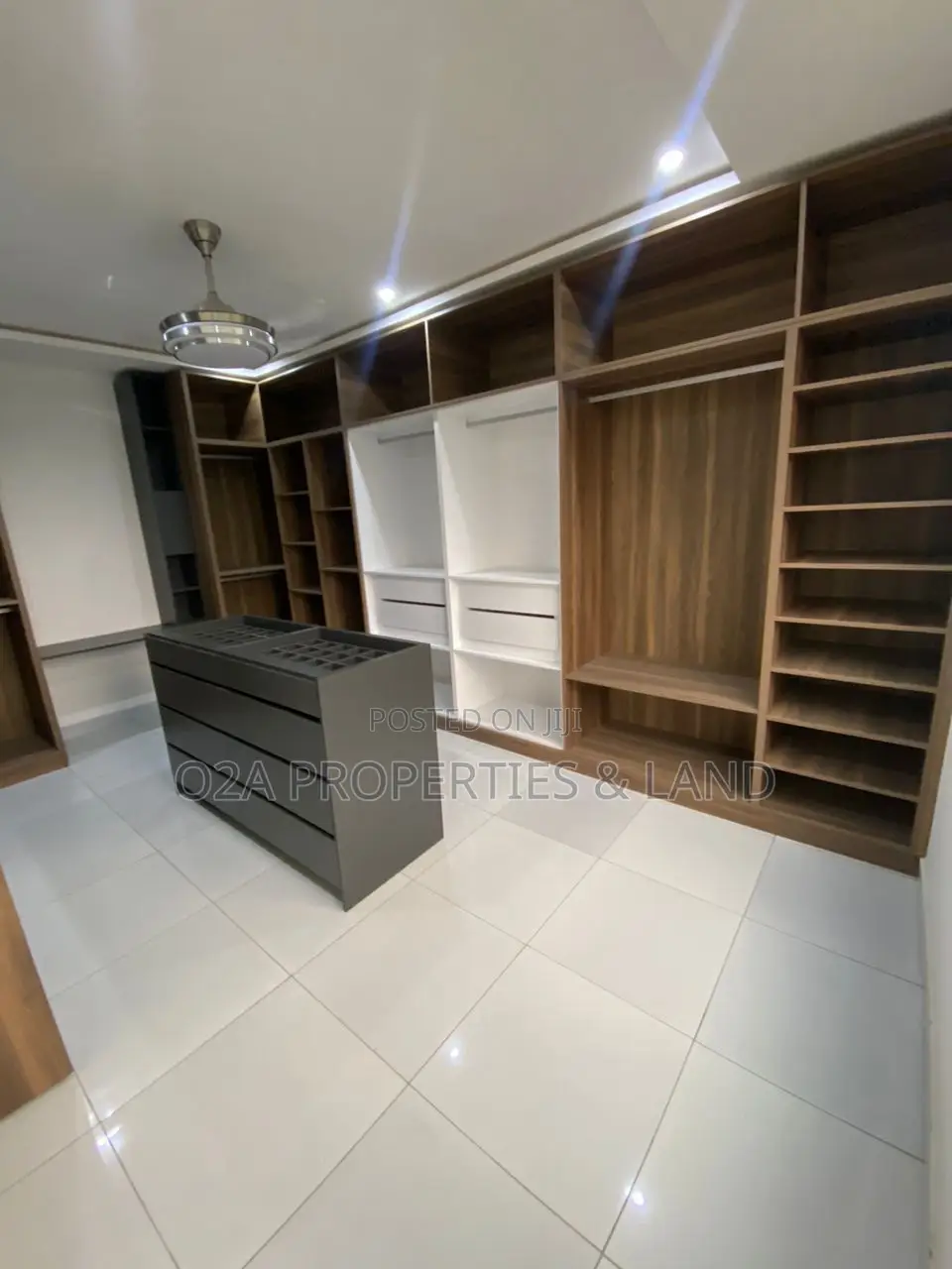 4bdrm House in Airport Residential for sale in Airport Residential Area