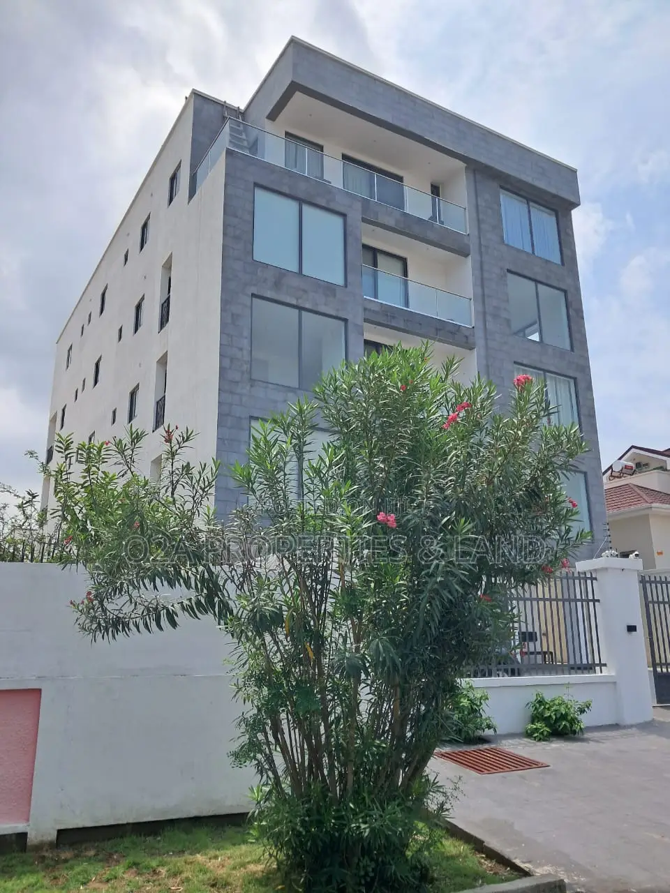 Furnished 3bdrm Apartment in Airport Residential for rent in Airport Residential Area