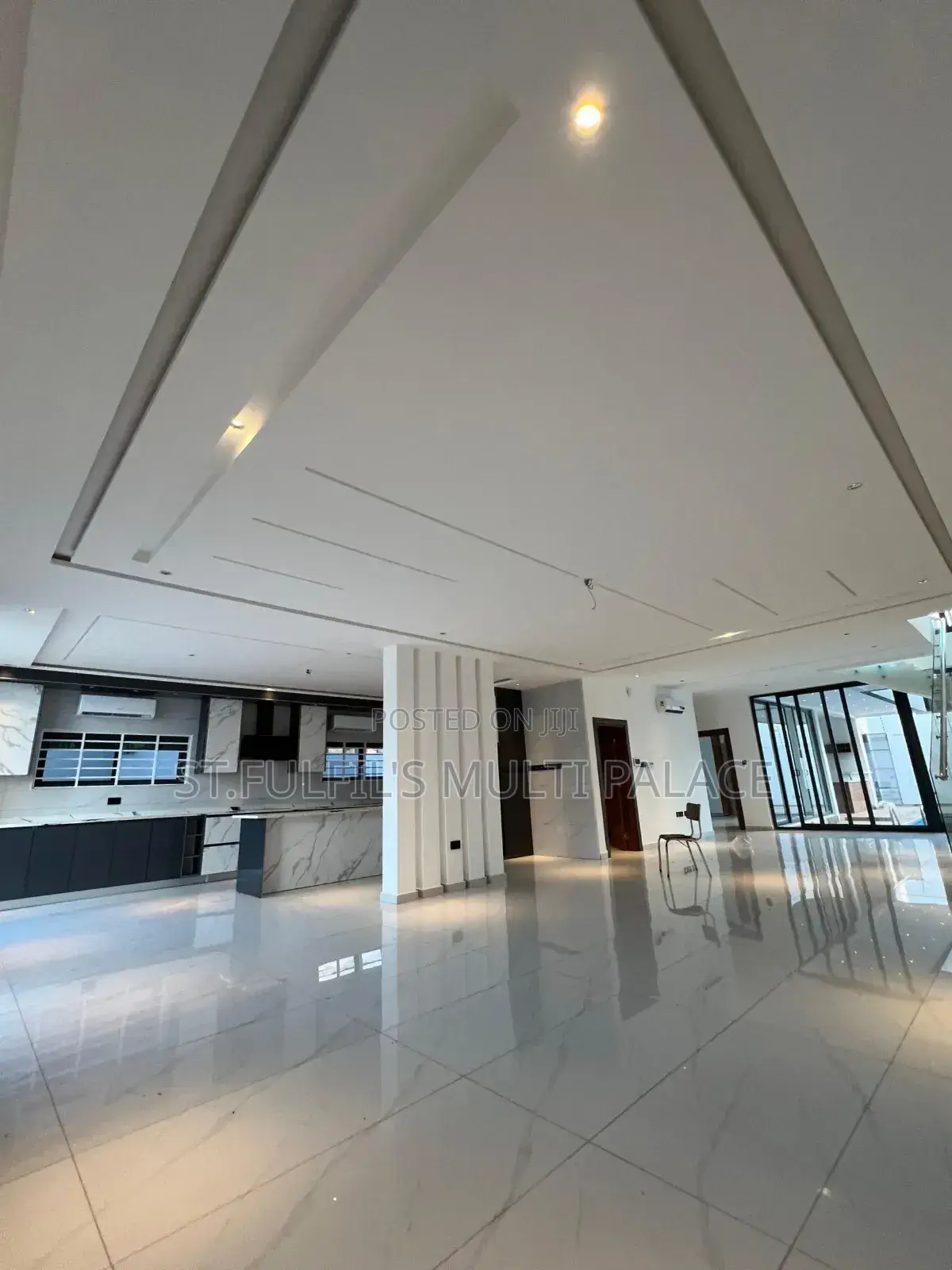 5bdrm House in Adenta Barrier for sale in Barrier