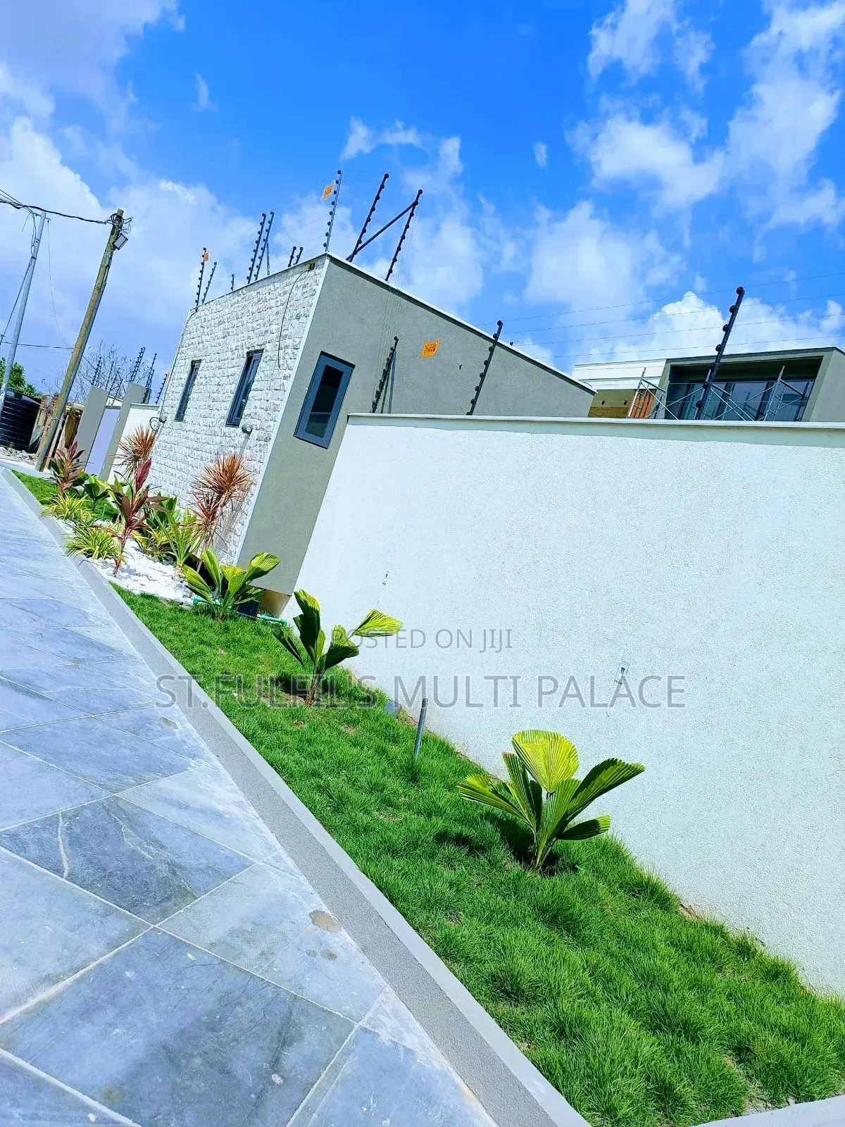 5bdrm House in East Legon American for sale in East Legon