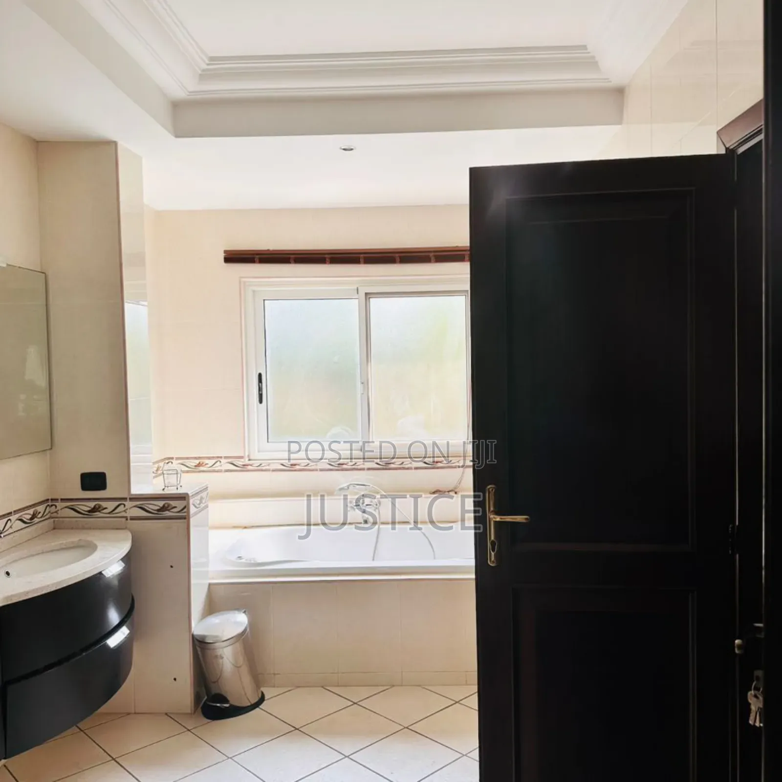 6bdrm Mansion in Trasacco Estate, East Legon for sale in East Legon