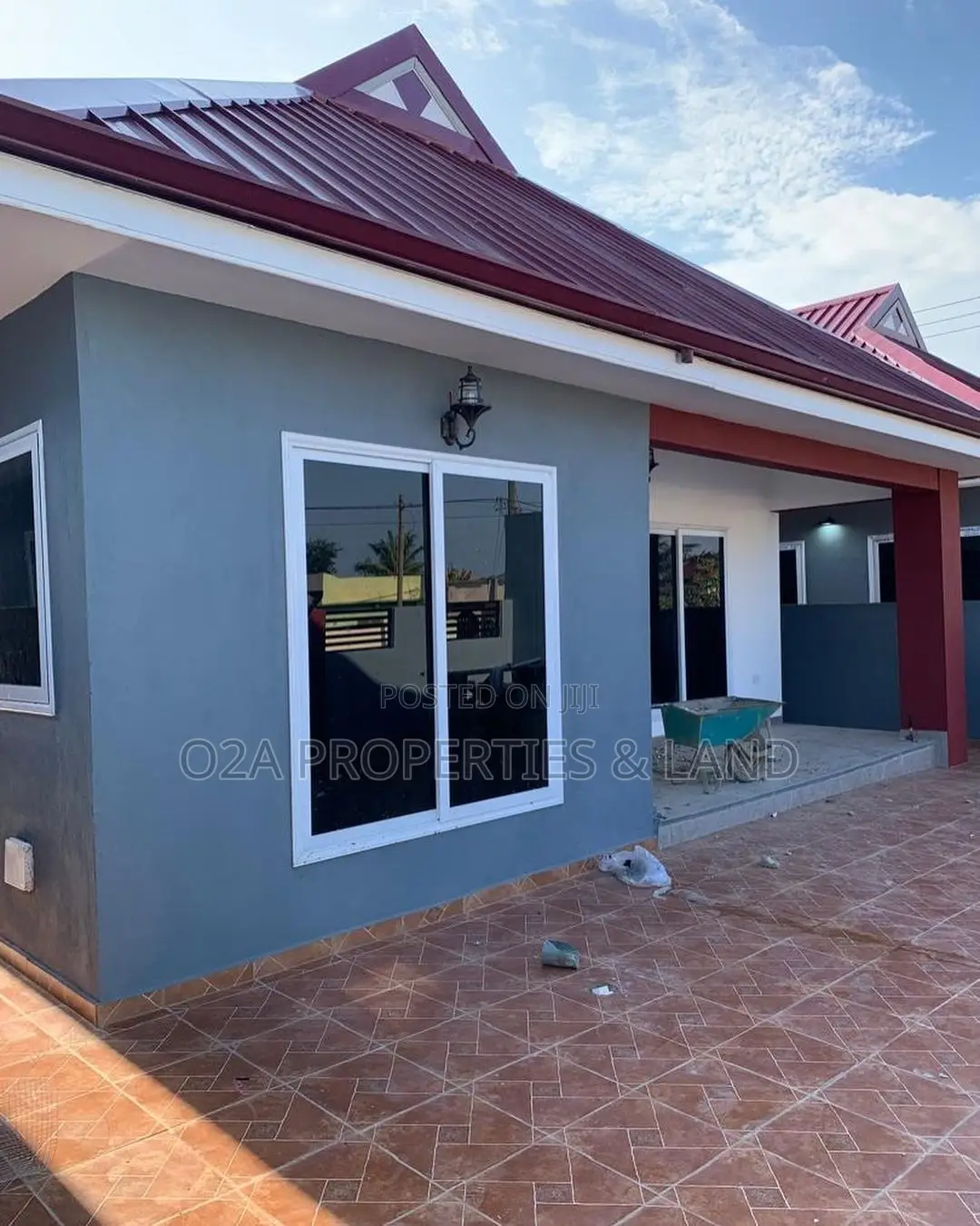 3bdrm House in East Legon - Ogbojo, New Site for sale in New Site