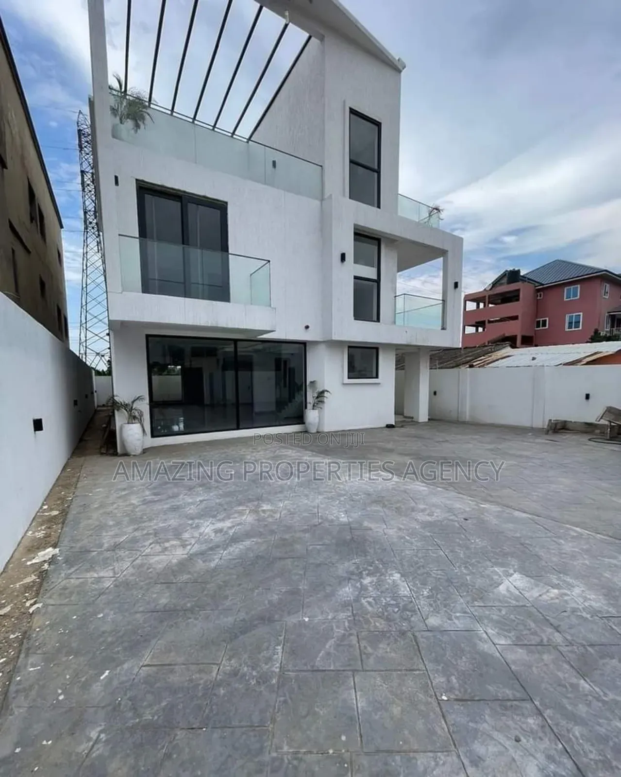 4bdrm House in Adjiriganor for sale in Adjiriganor