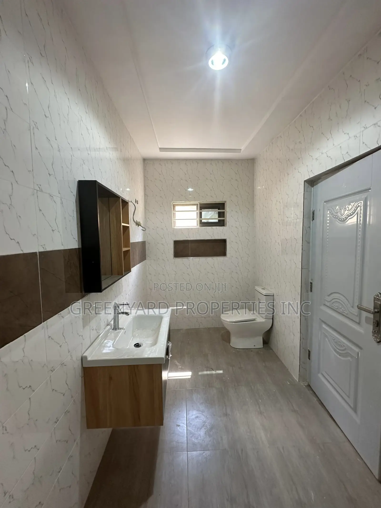 3bdrm House in Lakeside for sale in Lake Side Estate
