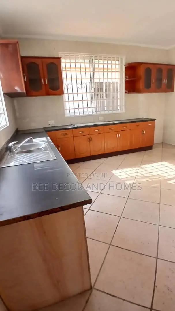5bdrm Mansion in Bee Decor & Homes, East Legon for rent in East Legon