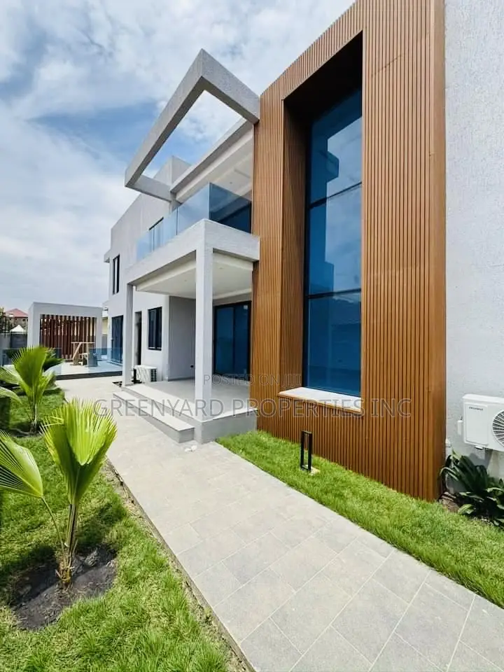 5bdrm Mansion in American House, East Legon for sale in East Legon