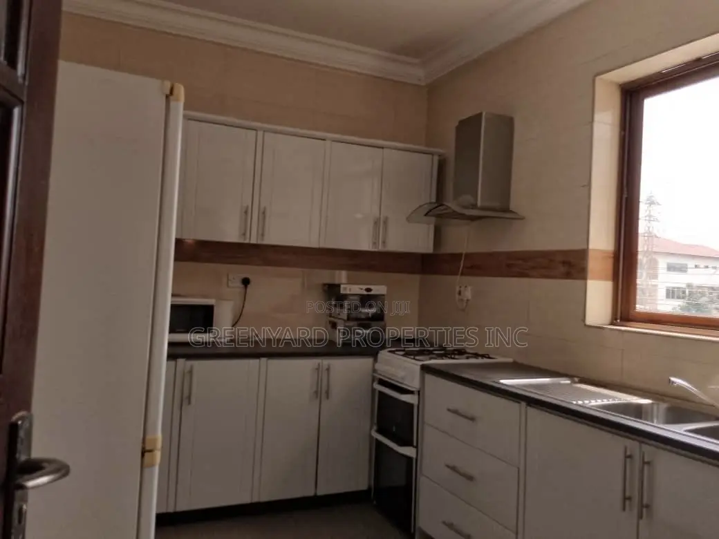 6bdrm Mansion in Adjinganor, East Legon for sale in East Legon