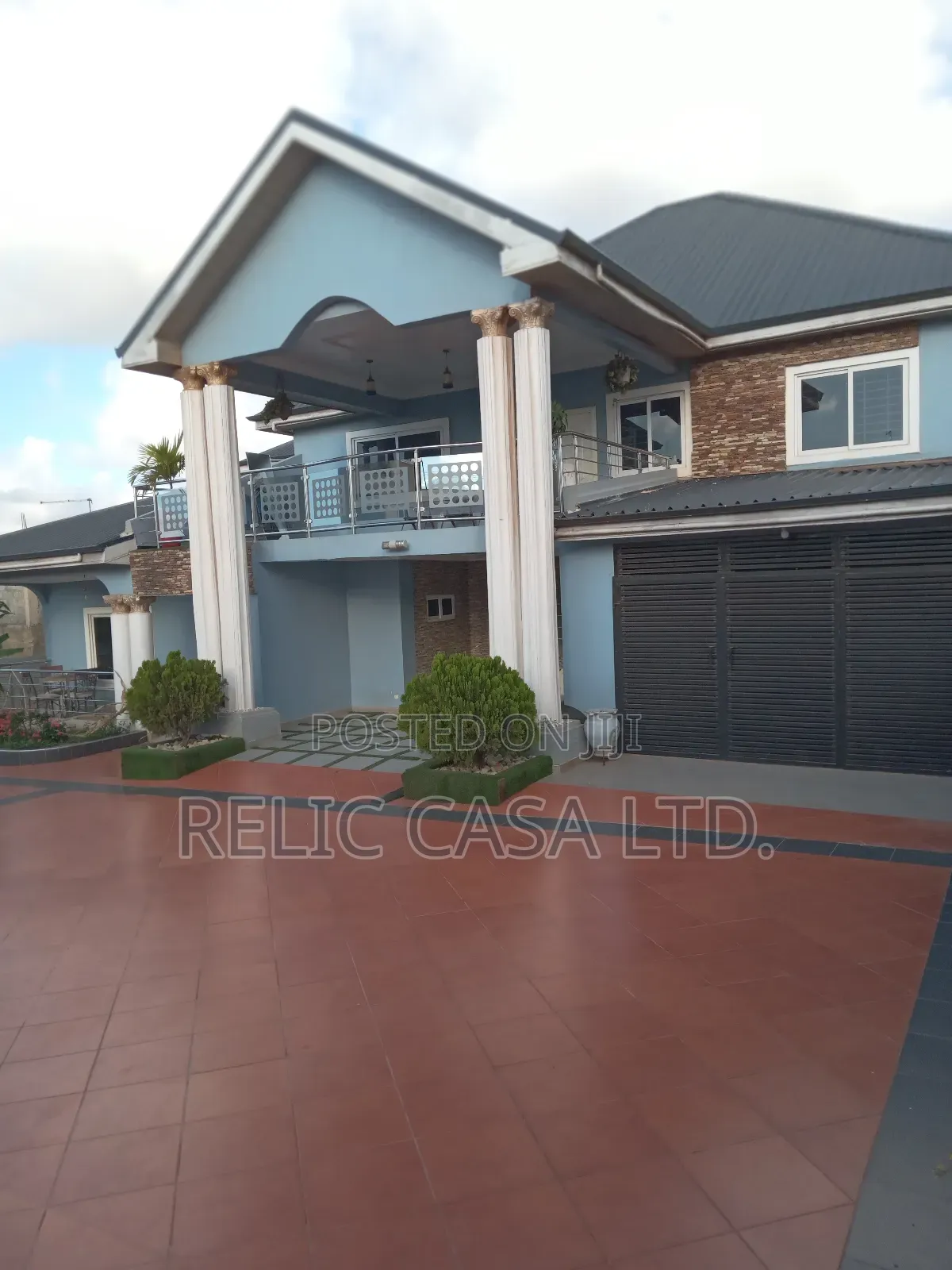 6bdrm House in 6 Beed Rooms for sale in West Hills Mall Area