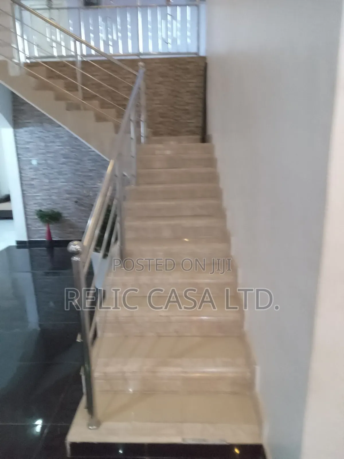 6bdrm House in 6 Beed Rooms for sale in West Hills Mall Area