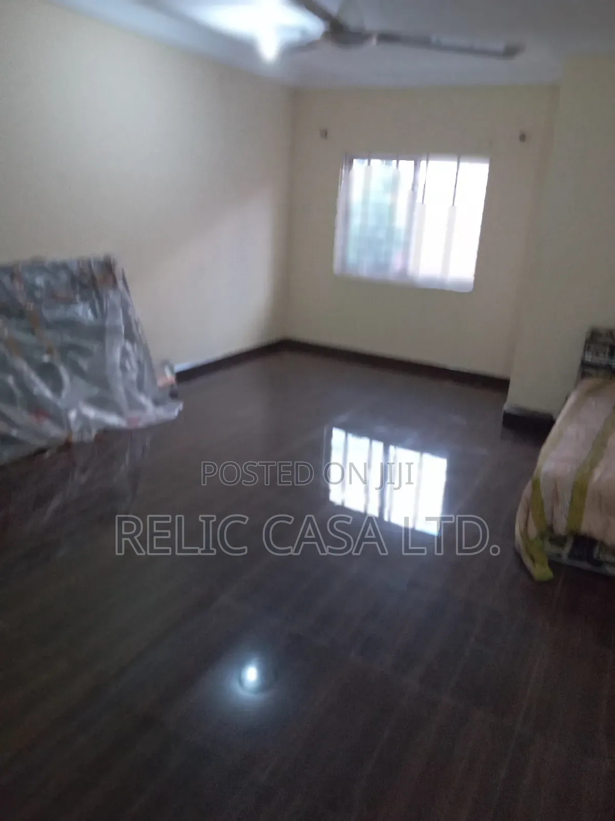 6bdrm House in 6 Beed Rooms for sale in West Hills Mall Area