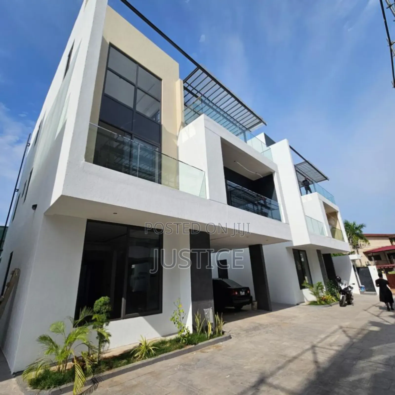 4bdrm Townhouse/Terrace in Cantonments for sale in Cantonments