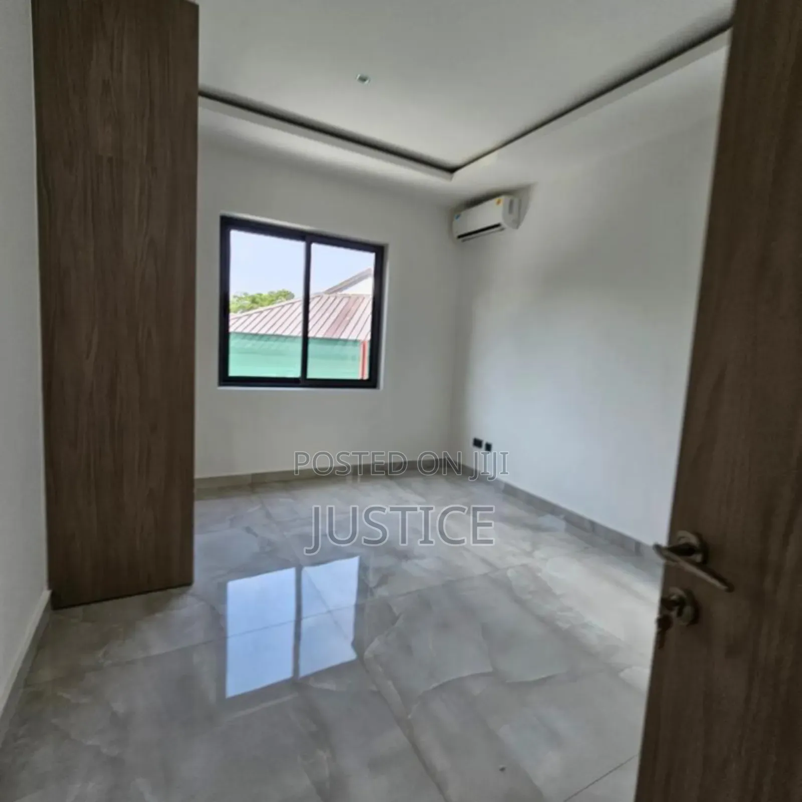 4bdrm Townhouse/Terrace in Cantonments for sale in Cantonments