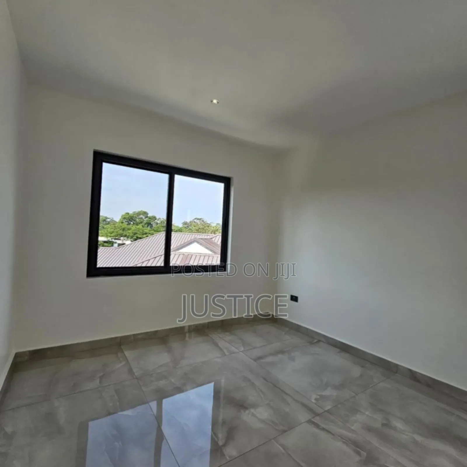 4bdrm Townhouse/Terrace in Cantonments for sale in Cantonments