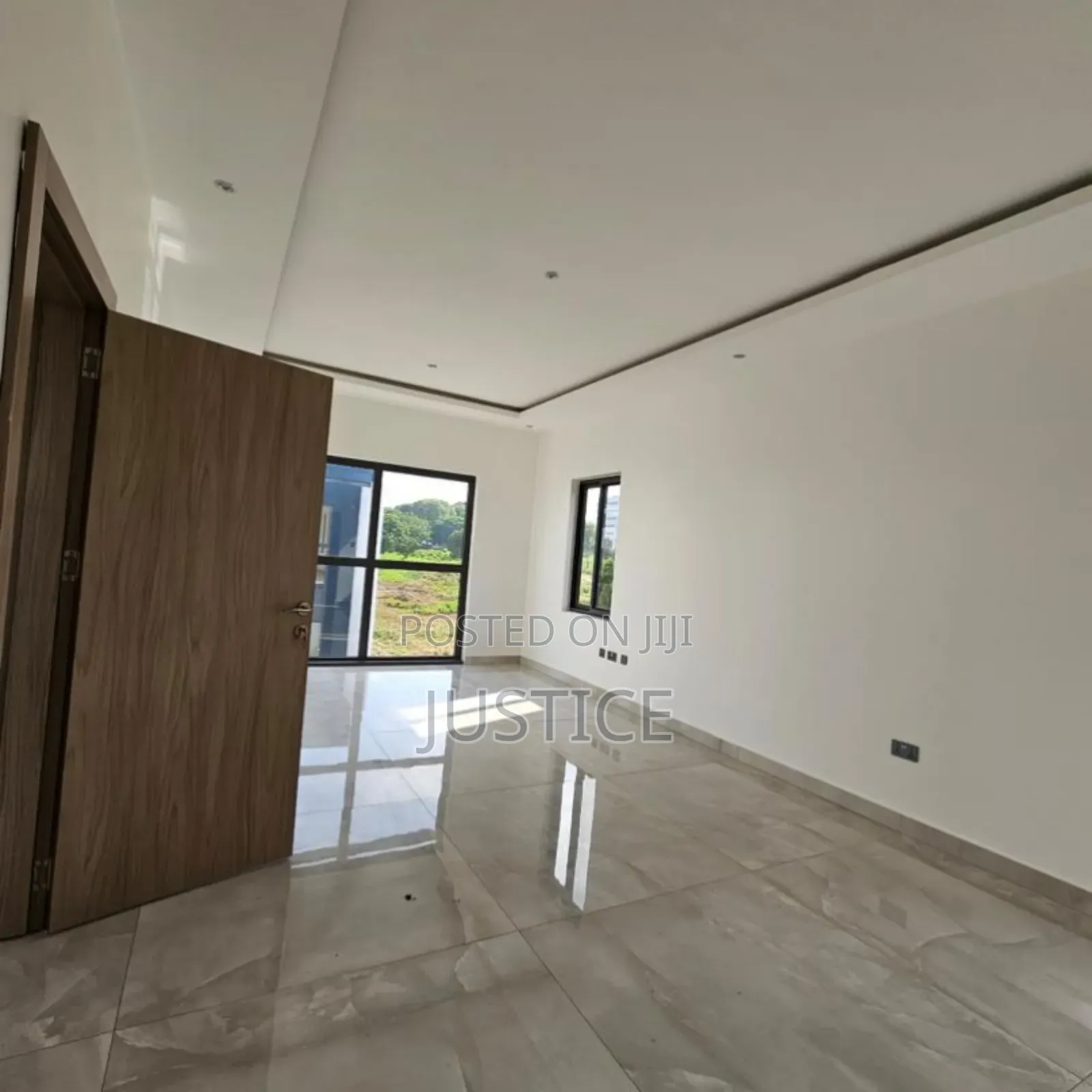 4bdrm Townhouse/Terrace in Cantonments for sale in Cantonments