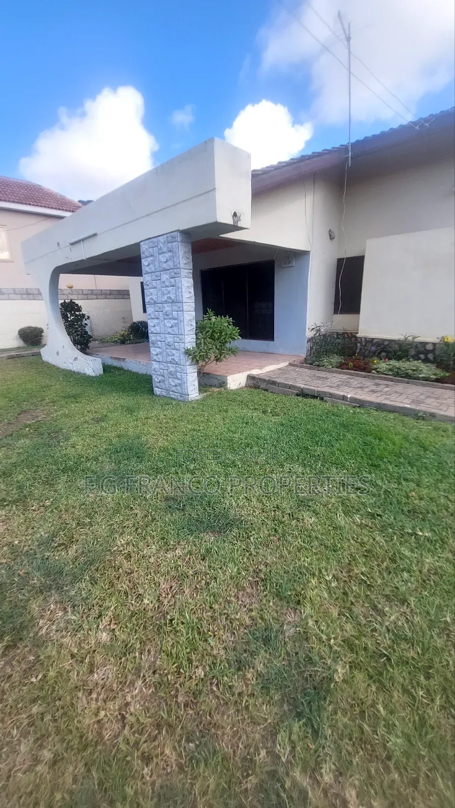 2bdrm House in Kg. Franco, Spintex for sale in Spintex