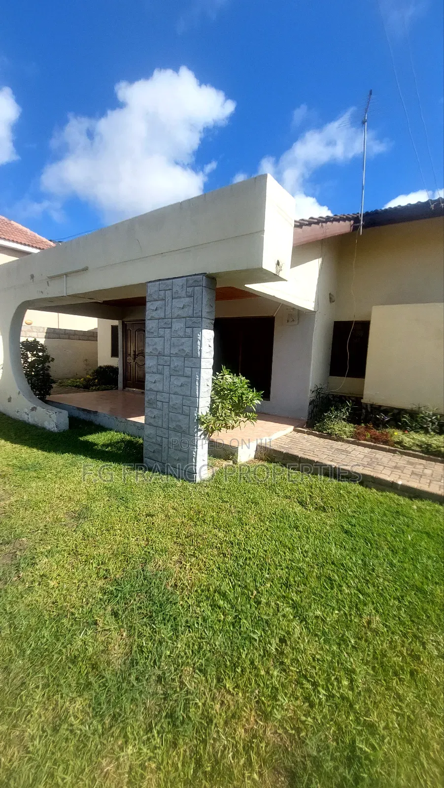 2bdrm House in Kg. Franco, Spintex for sale in Spintex