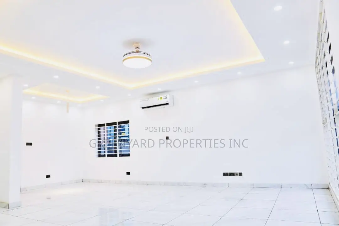 4bdrm Townhouse/Terrace in Adenta for sale in Adenta