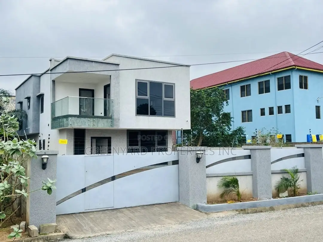 4bdrm Townhouse/Terrace in Adenta for sale in Adenta