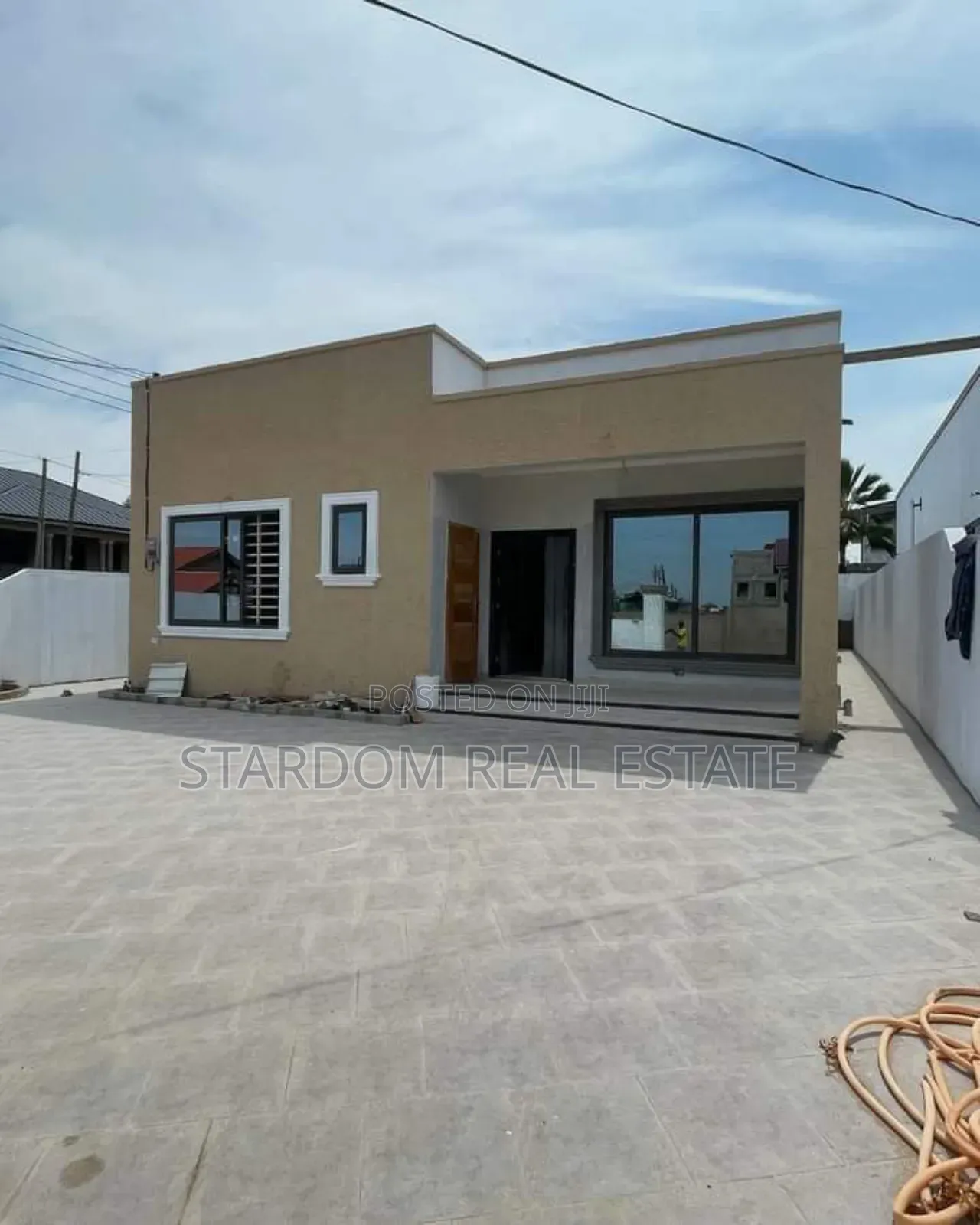 3bdrm Duplex in Spintex for sale in Spintex