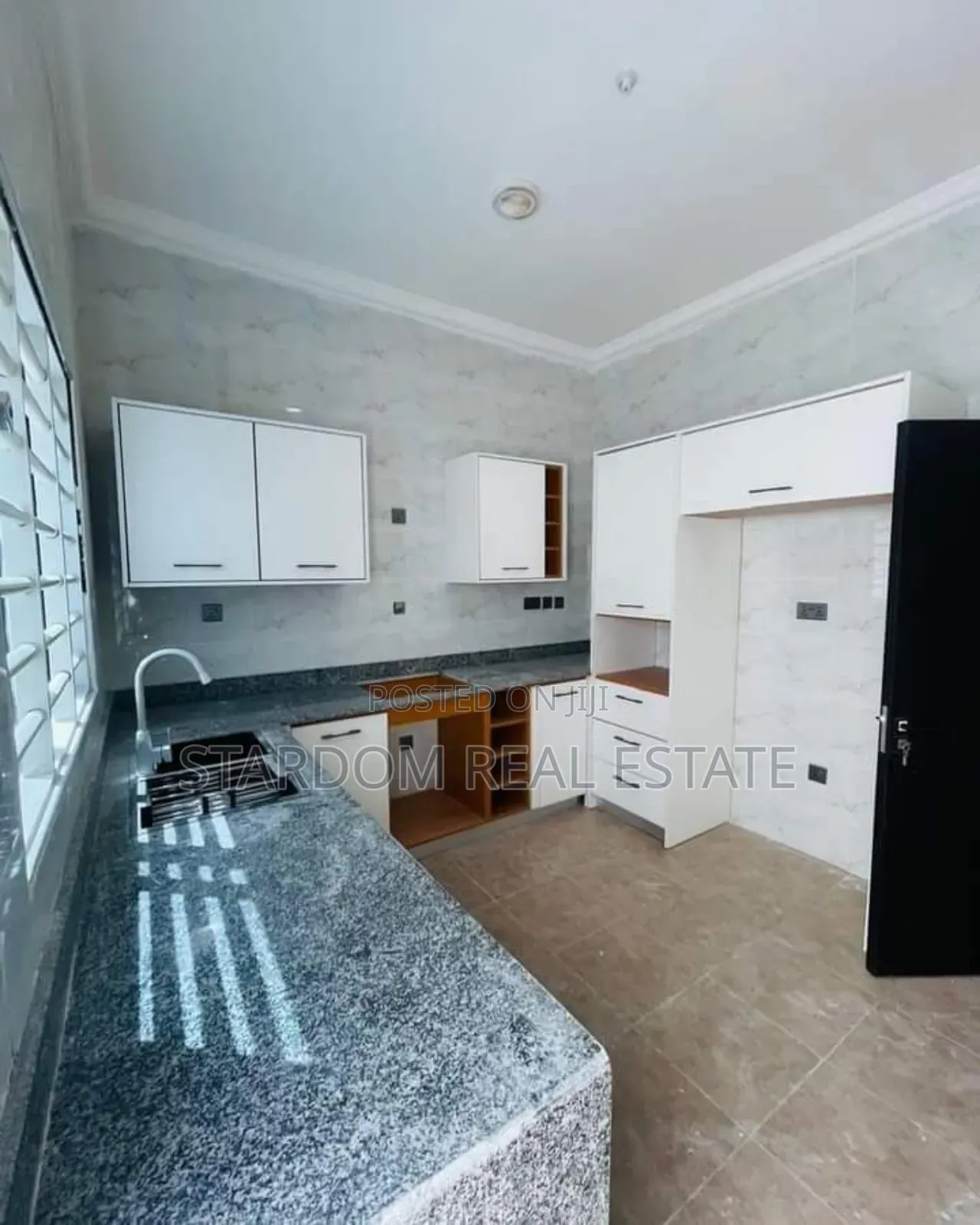 3bdrm Duplex in Spintex for sale in Spintex