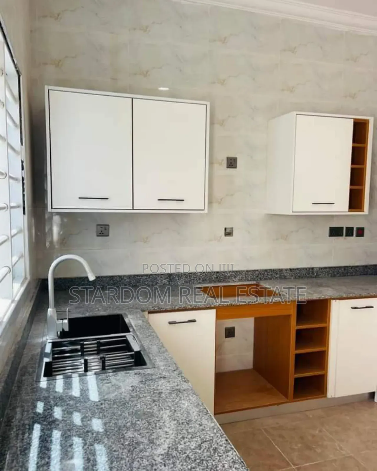 3bdrm Duplex in Spintex for sale in Spintex