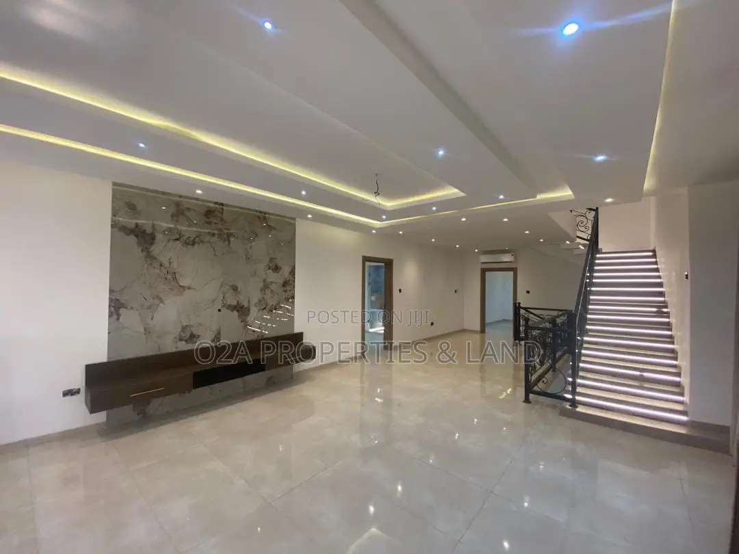 5bdrm House in Nanakrom - Less Than, Boundary Road Area for sale in Boundary Road Area