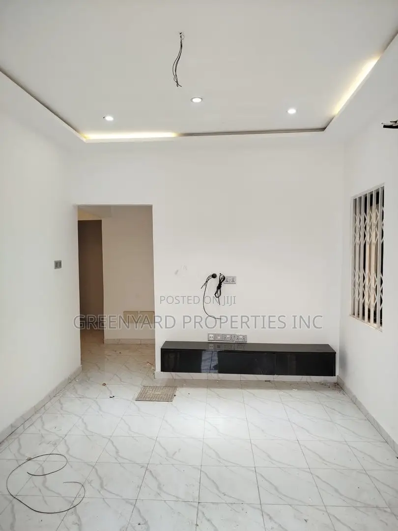 4bdrm House in Lakeside for sale in Lake Side Estate