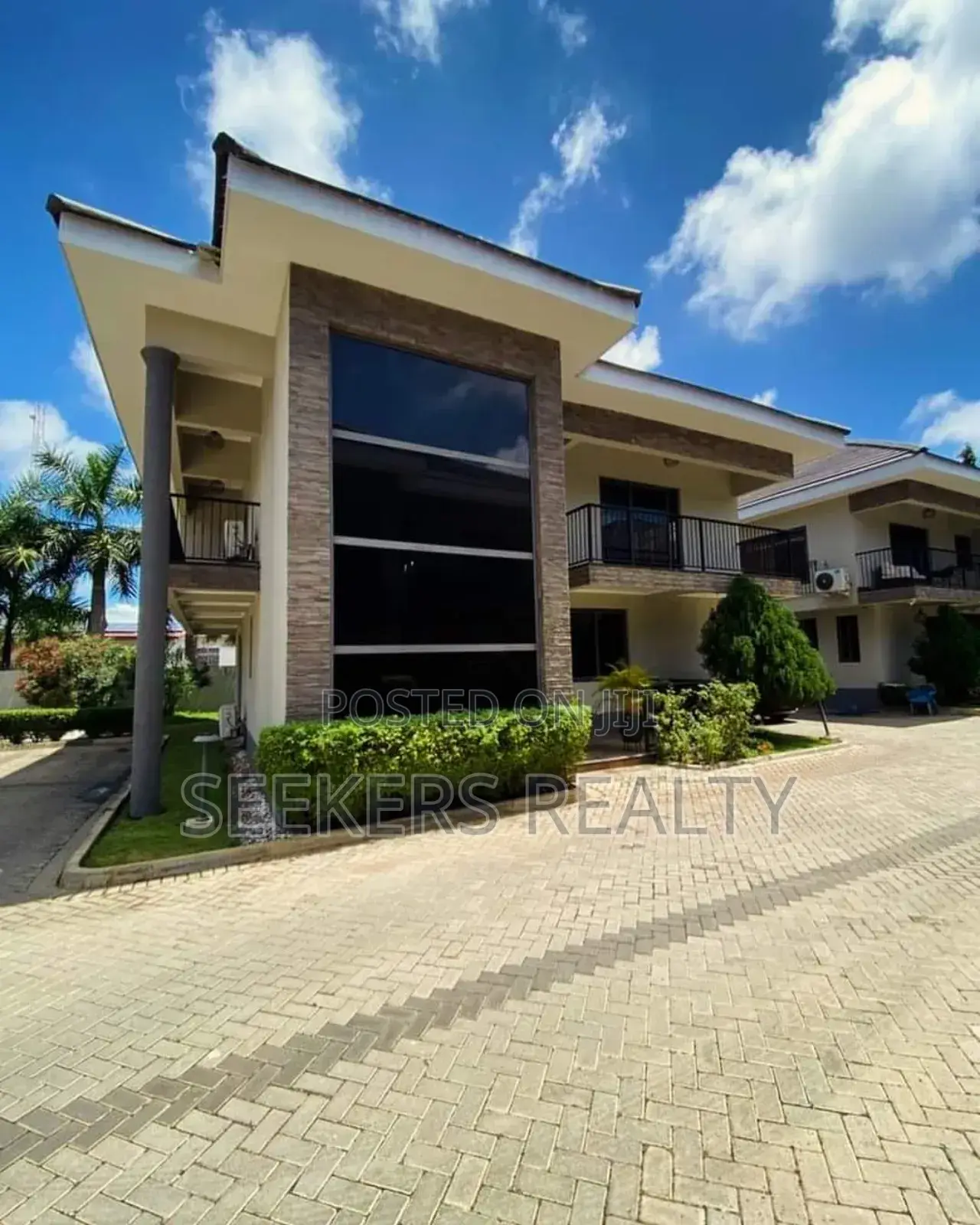 4bdrm Townhouse / Terrace in Seekers Realty, Cantonments for rent in Cantonments