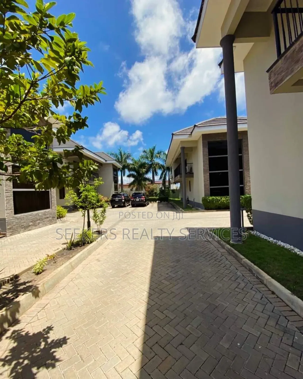 4bdrm Townhouse / Terrace in Seekers Realty, Cantonments for rent in Cantonments