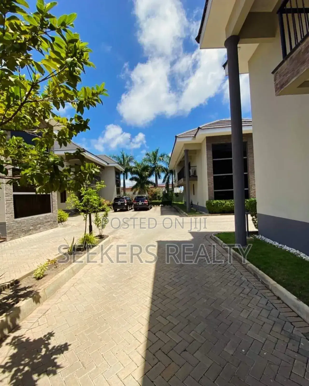 4bdrm Townhouse / Terrace in Seekers Realty, Cantonments for rent in Cantonments